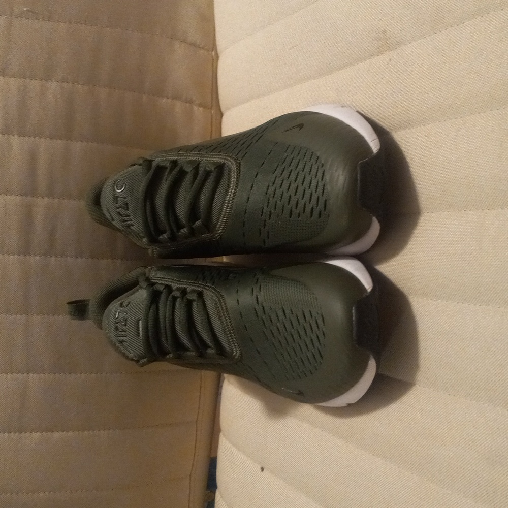 Medium Olive Nike Air Max 270